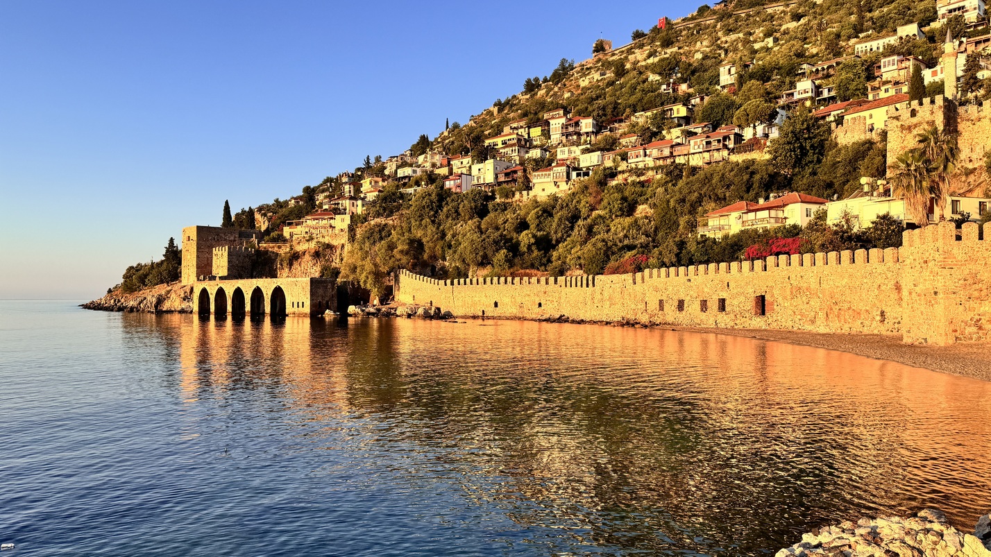 Alanya Kalesine Nasıl Gidilir? Kale İçinde Ziyaret Edilmesi Gereken Yerler